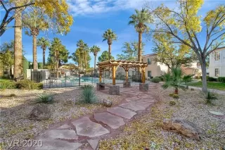 Photo #5: 2278432 Listing 