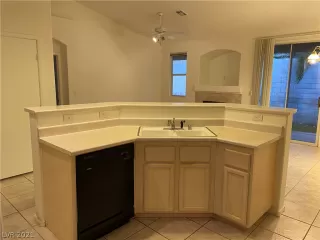 Photo #5: 2278457 Listing 