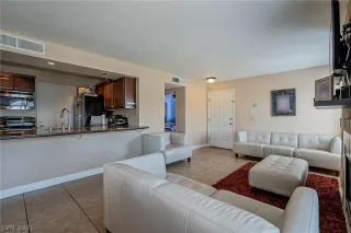 Photo #5: 2278461 Listing