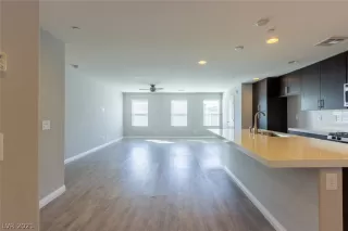 Photo #2: 2278489 Listing