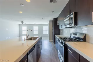 Photo #5: 2278489 Listing