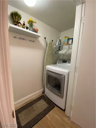 Photo #4: 2278505 Listing