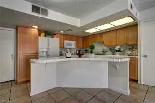 Photo #4: 2278512 Listing