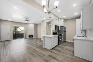 Photo #3: 2278519 Listing