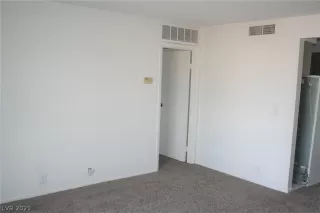 Photo #4: 2278524 Listing