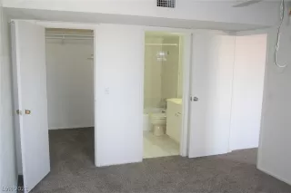 Photo #5: 2278524 Listing