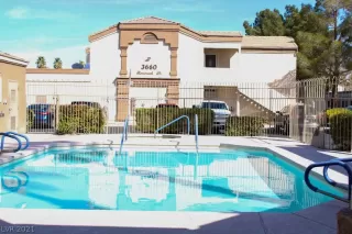 Photo #2: 2278528 Listing