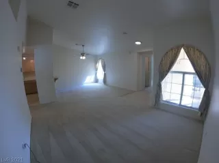 Photo #3: 2278528 Listing