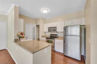 Photo #6: 2278576 Listing