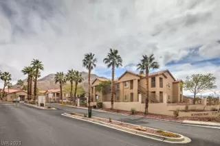Photo #2: 2278627 Listing 