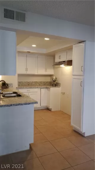 Photo #6: 2278630 Listing