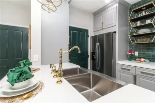 Photo #6: 2278679 Listing