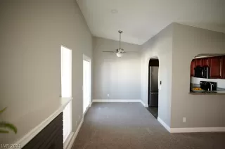 Photo #6: 2278707 Listing