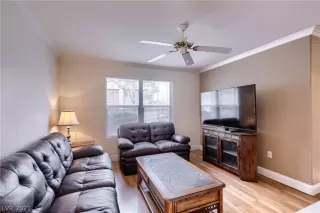 Photo #4: 2278730 Listing