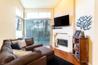 Photo #2: 2278742 Listing