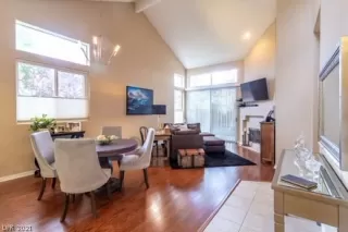 Photo #3: 2278742 Listing