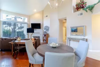 Photo #4: 2278742 Listing