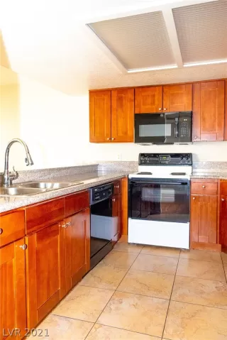 Photo #5: 2278773 Listing 