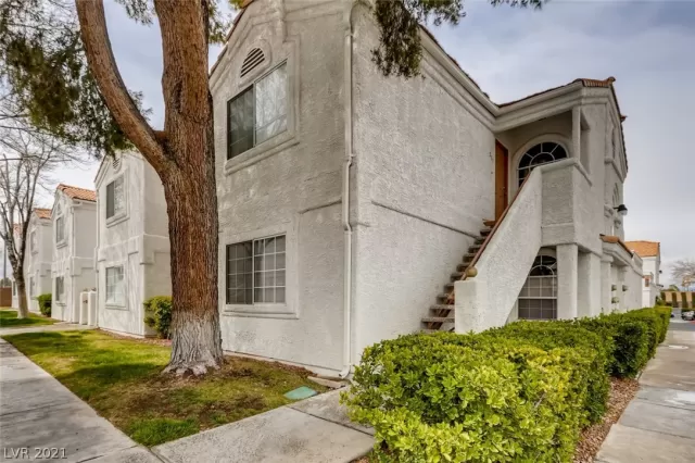 MLS: 2278790 Condo For Sale