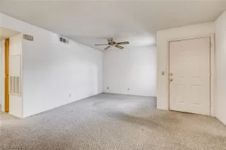 Photo #5: 2278790 Listing