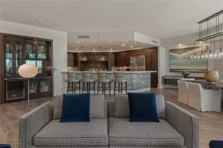 Photo #6: 2278792 Listing