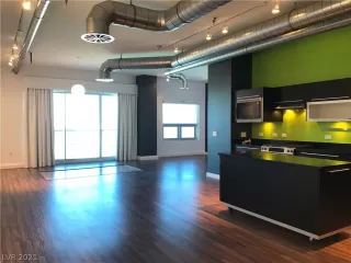 Photo #4: 2278813 Listing