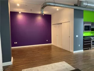 Photo #5: 2278813 Listing