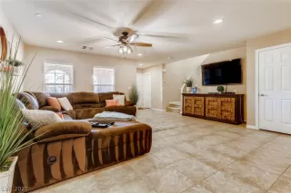 Photo #6: 2278841 Listing