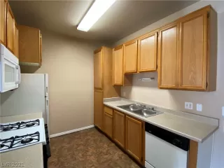 Photo #5: 2278864 Listing 