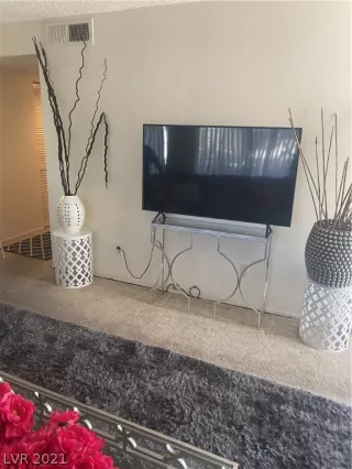 Photo #4: 2278898 Listing