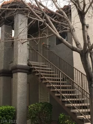 Photo #3: 2278905 Listing