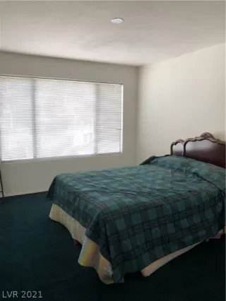 Photo #4: 2278911 Listing