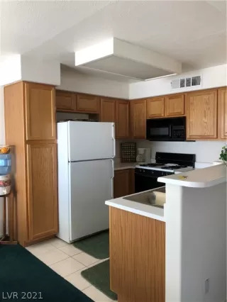 Photo #5: 2278911 Listing