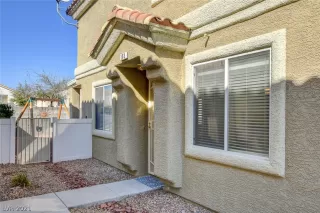 Photo #3: 2278931 Listing