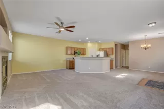 Photo #5: 2278931 Listing