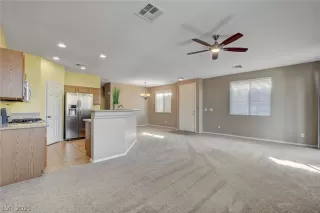 Photo #6: 2278931 Listing