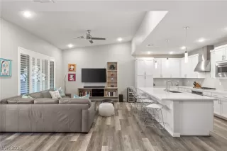 Photo #3: 2278937 Listing 