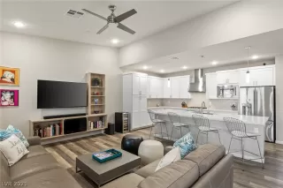 Photo #6: 2278937 Listing 