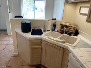 Photo #4: 2278966 Listing 