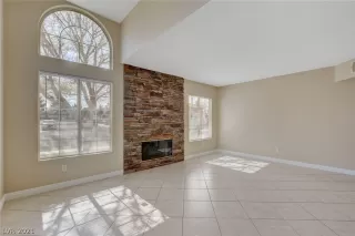 Photo #4: 2279004 Listing