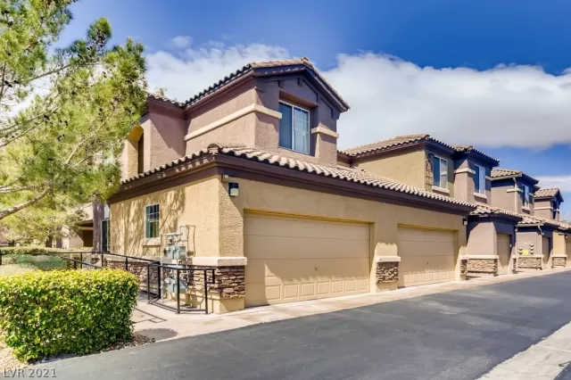 MLS: 2279020 Condo For Sale