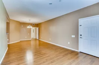 Photo #3: 2279020 Listing