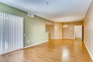 Photo #4: 2279020 Listing