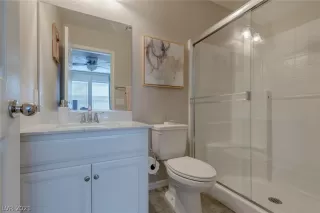 Photo #6: 2279059 Listing