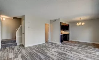 Photo #4: 2279077 Listing