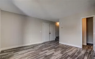 Photo #5: 2279077 Listing