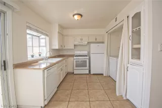 Photo #4: 2279139 Listing 