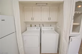 Photo #5: 2279139 Listing 