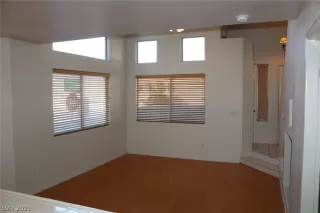 Photo #5: 2279155 Listing