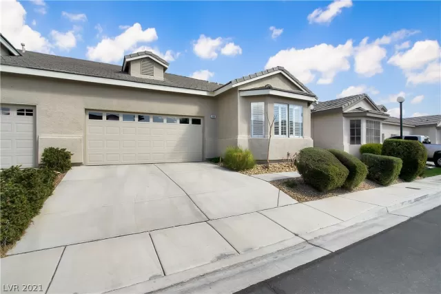 MLS: 2279230 Condo For Sale